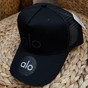 Alo Yoga Black on black Trucker Hat, unisex Cap